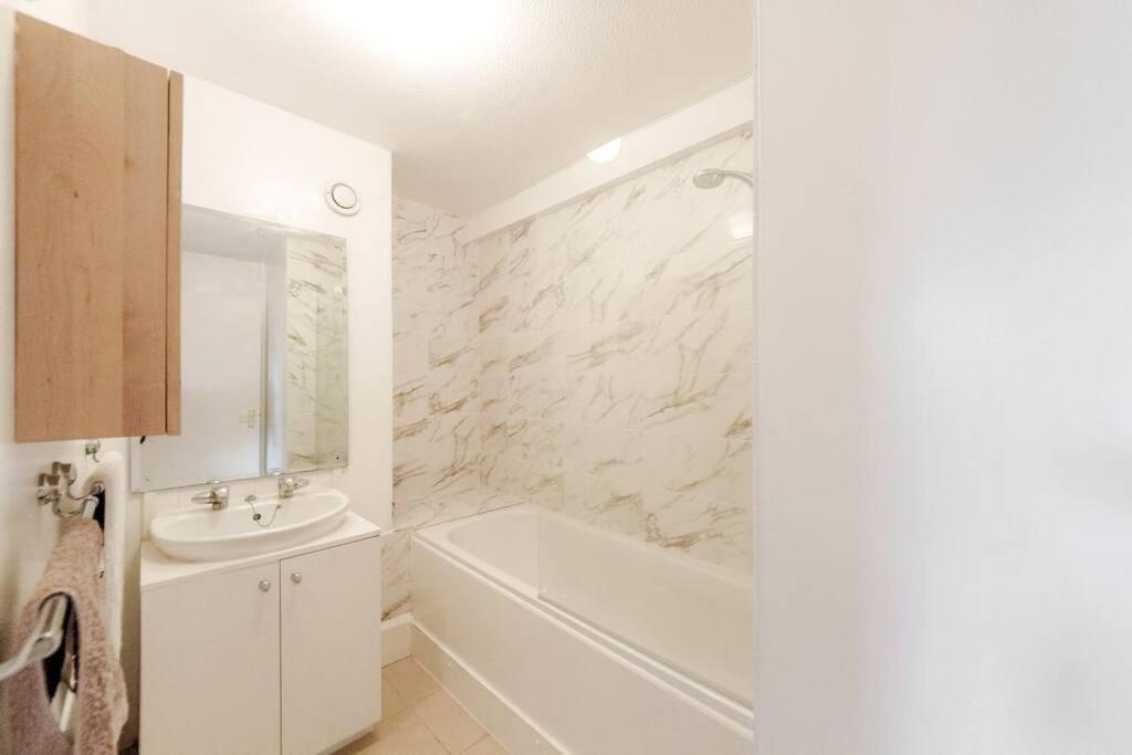 Spacious Two Double Bedroom Flat London Exterior photo